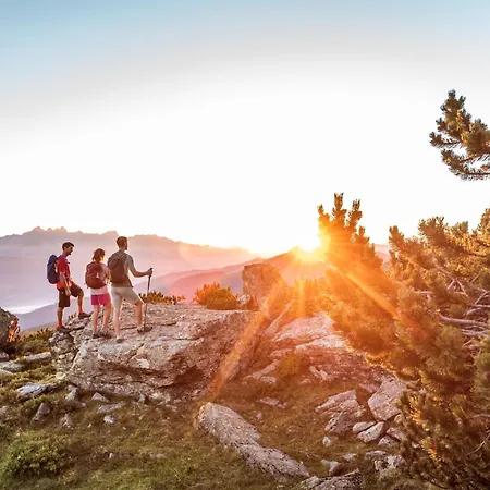 לינה וארוחת בוקר Alpenzeit 3*